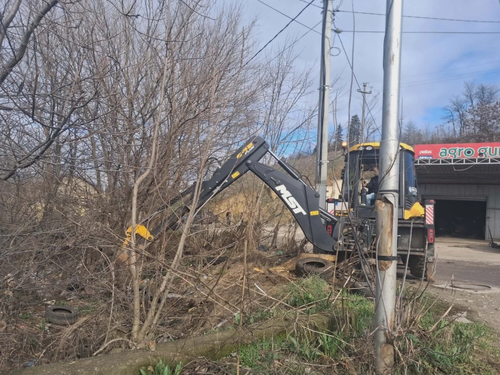 „Чистота и Зеленило“ Куманово, почна со расчстување на депониите покрај реките