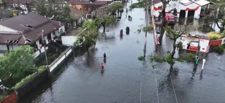 Најмалку 59 загинати, а 15 се водат за исчезнати од циклонот Гезани на Мадагаскар