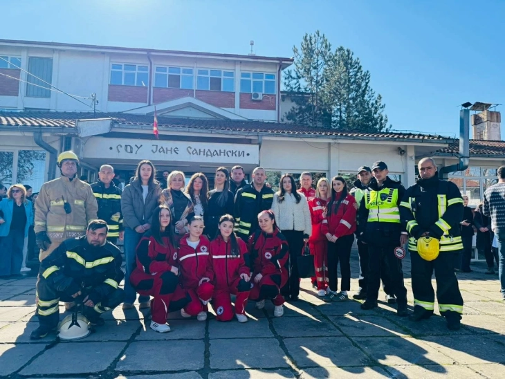 Во штипското медицинско училиште симулација на вежба во услови на поплава