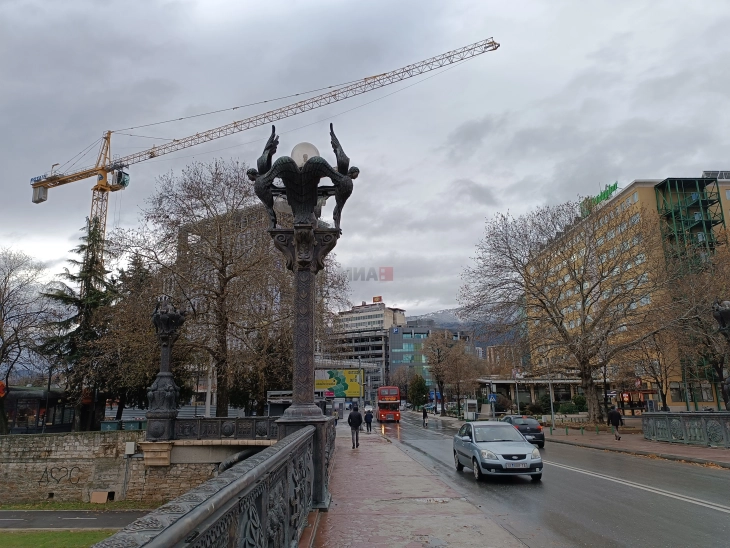 Сообраќајот по наместа влажни коловози, на граничните премини нема подолги задржувања