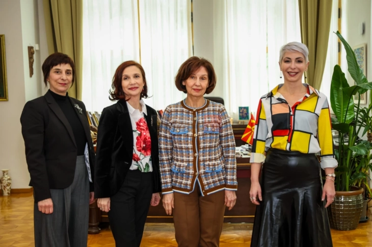 Takim i Siljanovska-Davkovës me drejtuesit e Fakultetit të Muzikës, theksohet rëndësia e punës edukative dhe pedagogjike