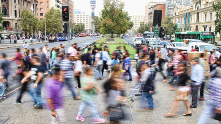 Средната возраст на населението во земјата 42,21 година, во ЕУ - 44,9