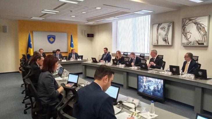 Курти: Земјата, независноста и Уставот се нови, но јазикот, културата и народот на Косово се древни