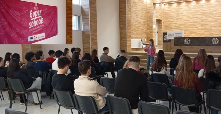 Млади од Делчево и Тирана заедно во културна и едукативна размена