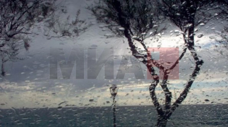 Valë të lagështa me shi dhe borë, nga e hëna stabilizim i motit dhe rritje të temperaturës