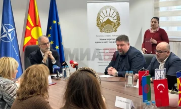 Печатењето учебници проблем за малобројните етнички заедници откако конкурсите ги презедоа издавачките куќи