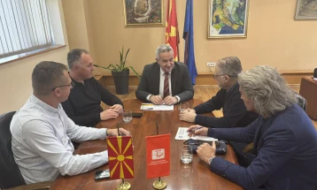 Në FSSHM dialog për rritjen e rrogave në shëndetësi