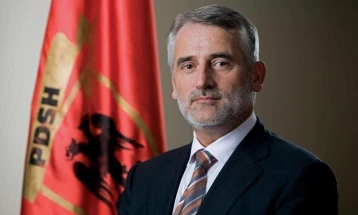 Kryetari i PDSH-së, Menduh Thaçi uron besimtarët myslimanë