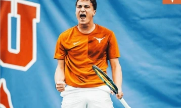 Калин Ивановски со Тексас Универзитетот го освои Зимското првенство на САД