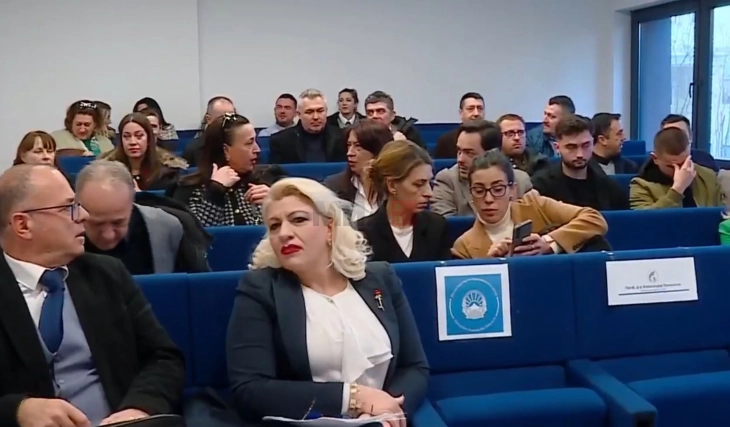 Дебата на Универзитетот „Мајка Тереза“: Академскиот персонал бара да се одложи носењето на новиот закон за високото образование за да се адресираат сите коментари