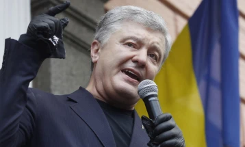 Порошенко: Никогаш не верувајте му на Путин, запомнете - тој е офицер на КГБ