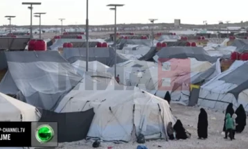 Të paktën edhe 44 shtetas shqiptarë janë në Siri përfshirë gra dhe fëmijë