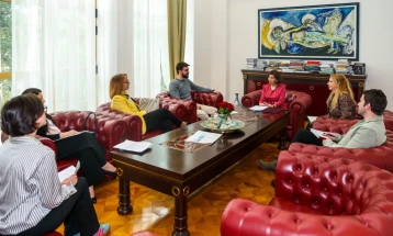 Сиљановска-Давкова на средба со претставници на граѓанската иницијатива „Стоп за Усје“