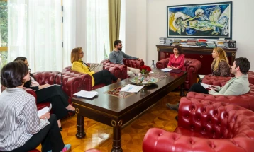 Siljanovska-Davkova takohet me përfaqësuesit e iniciativës qytetare 