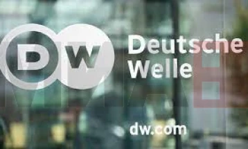 Dojçe Vele redukton programet dhe vendet e punës për shkak të uljes së financimit shtetëror