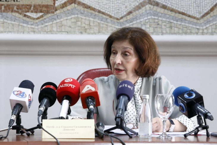 Сиљановска-Давкова: Добро е што ќе има нов закон за помилување бидејќи стариот не личи на закон