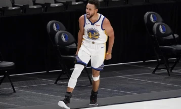 Стеф Кари демантира скорешен крај на кариерата