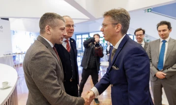 Perinski: Maqedonia dhe Hungaria po i forcojnë lidhjet në pjesën e zhvillimit rajonal dhe politikave të BE-së