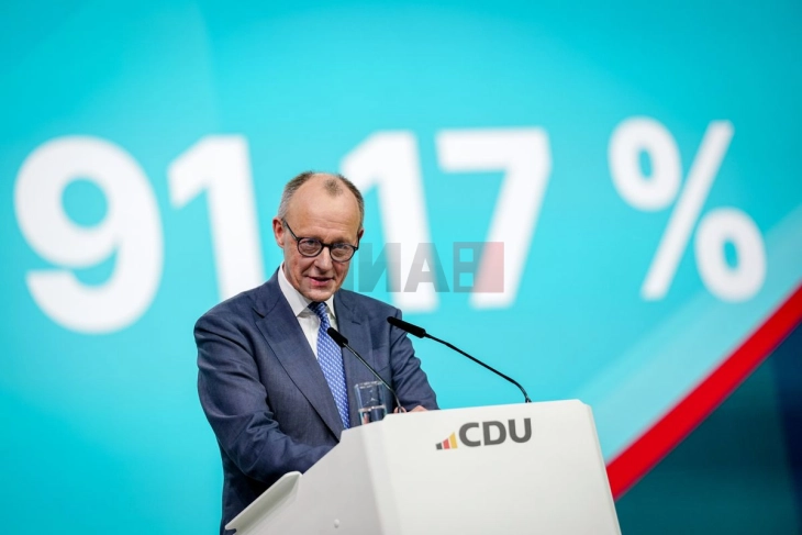 Германскиот канцелар Мерц повторно избран за лидер на ЦДУ