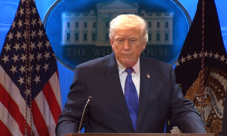 Trampi e quan vendimin e Gjykatës Supreme për tarifat 