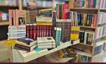 Меѓународен ден на мајчиниот јазик: „Матица“ и „Алкалоид“ со донација за првиот македонистички центар на универзитет надвор од Македонија