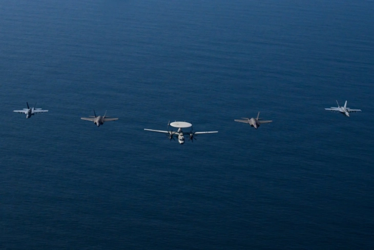 Американски ловци пресретнале пет руски авиони кај Алјаска