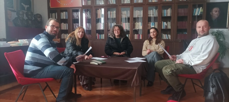 Tрката за наградата „Роман на годината“ за 2025 година ја продолжуваат 22 романа