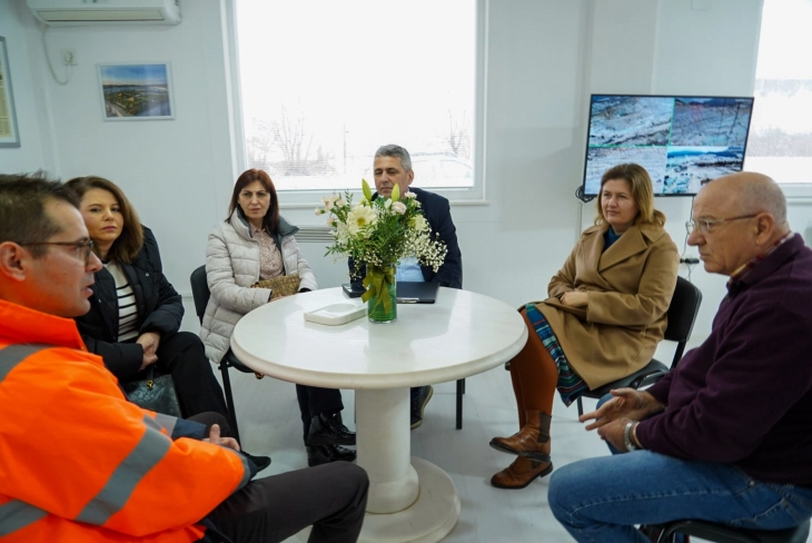 Божиновска во теренска посета на „Мермерен Комбинат Прилеп“: Македонските ресурси мора да создаваат поголема додадена вредност дома