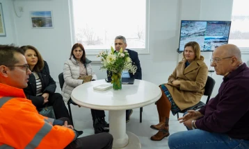 Божиновска во теренска посета на „Мермерен Комбинат Прилеп“: Македонските ресурси мора да создаваат поголема додадена вредност дома