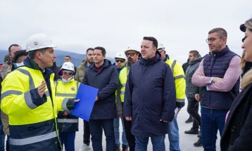 Nikolloski: Me dinamikë të shkëlqyer po ndërtohet autostrada Gostivar - Bukojçan, ndërtimtaria për herë të parë në Maqedoninë e pavarur shënoi rritje prej 21 për qind