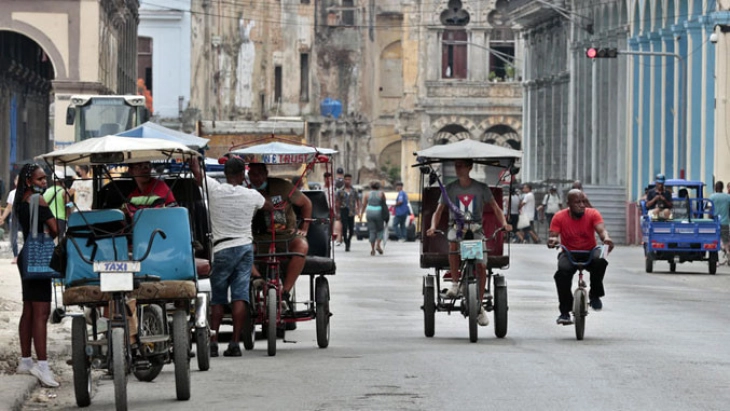 Кубански советници за безбедност и лекари ја напуштаат Венецуела, додека владата на Делси Родригез се соочува со притисок од САД