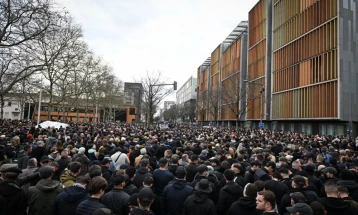 Стотици луѓе на марш во Лион во знак на протест против убиството на десничар