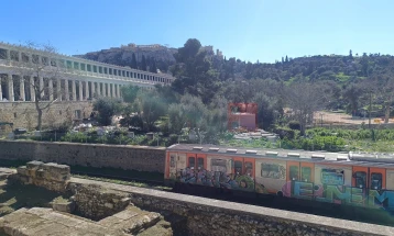 МИА ја обиколи Атина со јавен превоз: Метро, тролејбус, автобус - подобро, побрзо, евтино, а во некои станици како да си посетил музеј