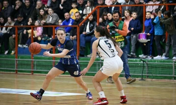 Четврта куп титула за кошаркарките на Баскет кам