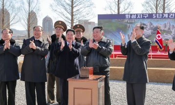 Ким повторно избран за генерален секретар на владејачката партија на Северна Кореја