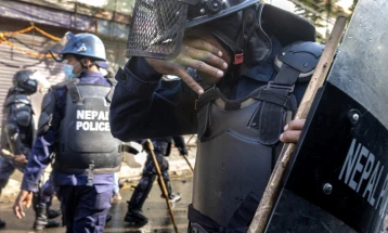 Автобус падна во река во Непал, најмалку 18 загинати