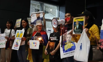 Венецуела ослободи уште околу 30 политички затвореници