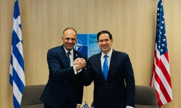 Министрите за надворешни работи и енергетика на Грција во одвоени посети на Вашингтон