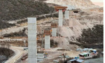 ЈПДП: На коридорите 8 и 10д во декември лани се работело на 11 мостови и 10 натпатници, ангажирани 2.098 работници