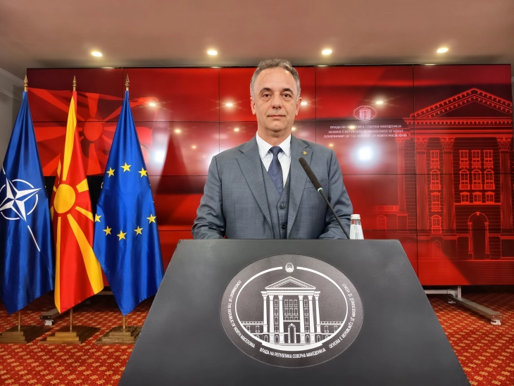 Lejim i përkohshëm i pirjes së duhanit në tarracat e lokaleve të hapura nga të paktën dy anët, ndalesë për cigare elektronike në hapësira të mbyllura, konfirmoi Aliu