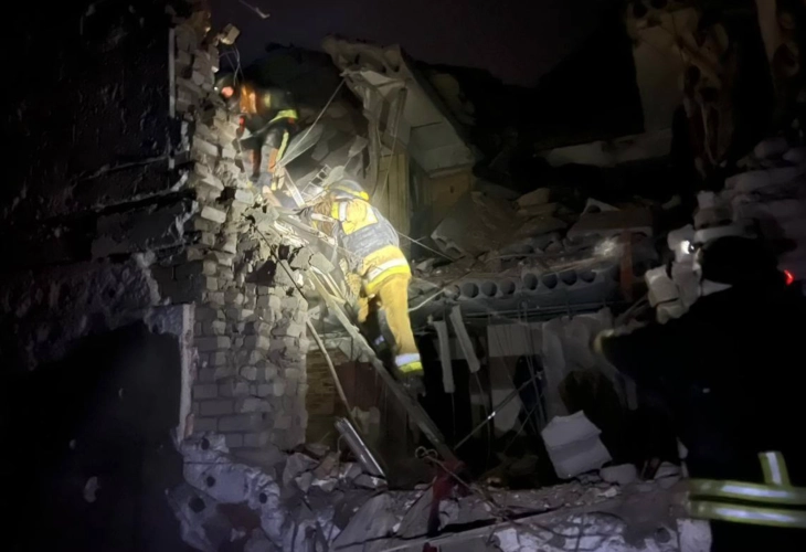 Четири лица загинаа во руски напади во јужна Украина