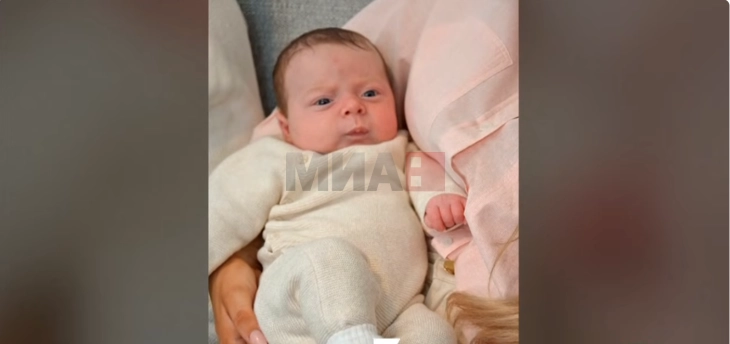 Прво бебе во Велика Британија родено од трансплантирана матка