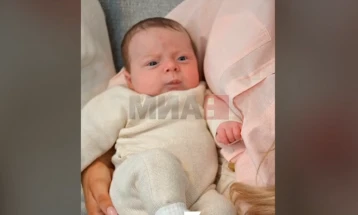 Прво бебе во Велика Британија родено од трансплантирана матка