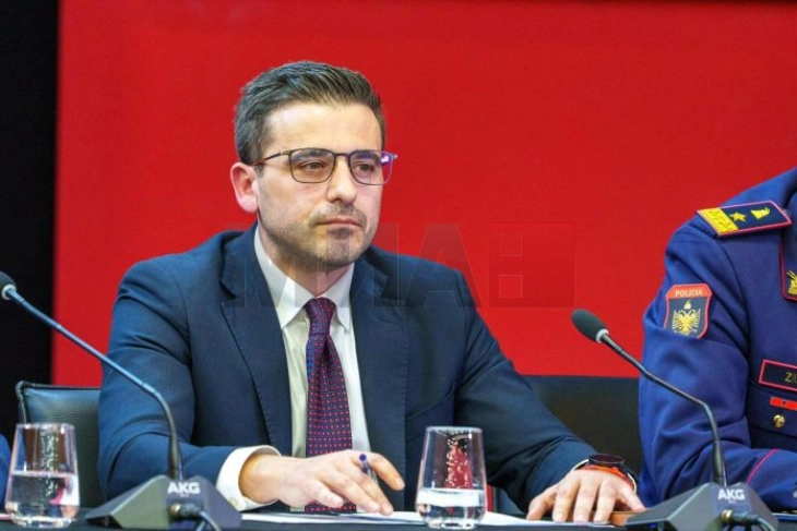 Dogana shqiptare shpreh mirënjohje për mirëkuptimin e autoriteteve të Maqedonisë së Veriut për lejen që kamionët të kalojnë përmes Blatos