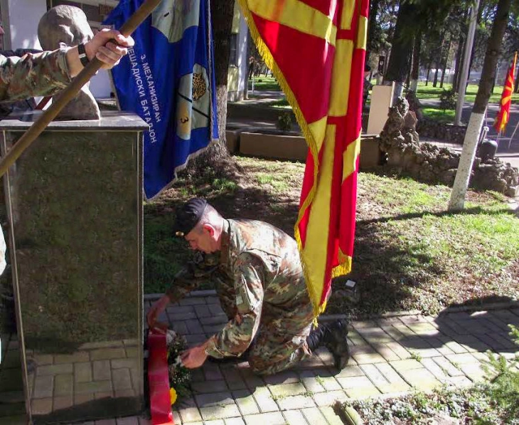 Во тетовската касарна одбележана 82-годишнината од загинувањето на Кузман Јосифоски - Питу