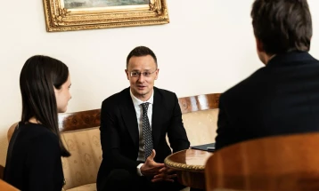 Сијарто: Оние кои го блокираат нафтоводот Дружба се истите кои го саботираа Северен тек