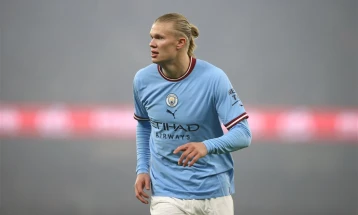 Барселона би можела да ги потпише Халанд или Алварез