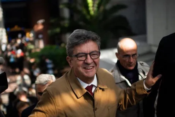 Мнозинството Французи повеќе сакаат да ја спречат крајната левица да дојде на власт отколку десницата