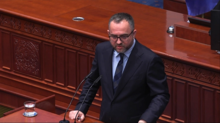 Тошковски: МВР дејствува неселективно еднакво кон сите етникуми и навивачки групи