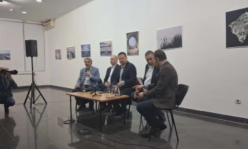 Трибина: Македонија има можност не само да се прилагоди, туку и да напредува доколку води паметна и избалансирана политика